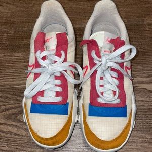 Lightly worn retro nike sneakers